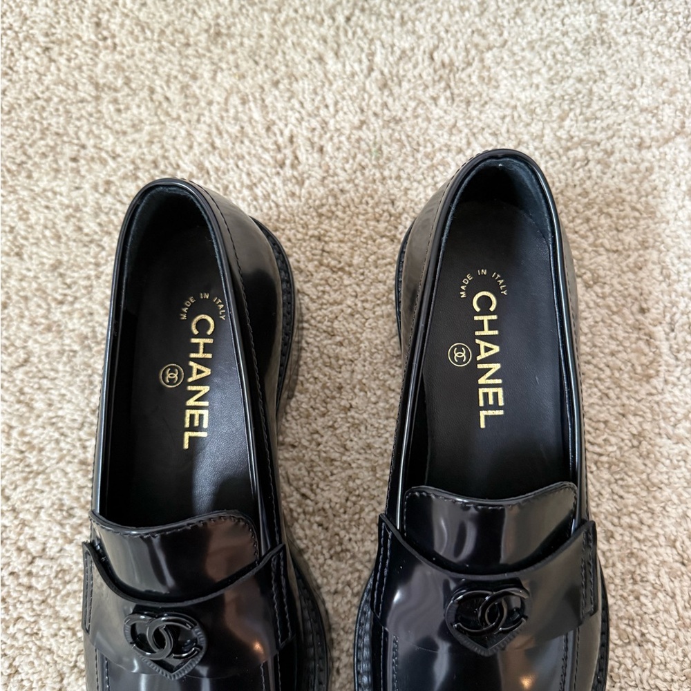 Chanel Shiny Quilted CC Mocassin Loafers Size 38.5 FULL SET - Picture 5 of 9